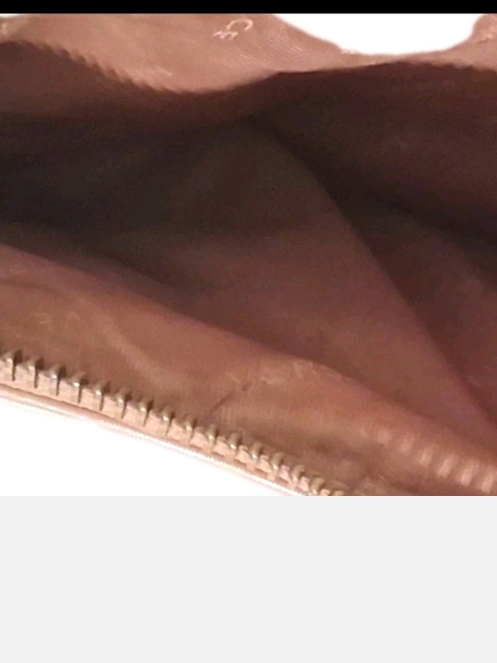 ✨ Versace Parfums Metallic Cosmetic Pouch / Clutch – Champagne Gold ✨ - Picture 6 of 6